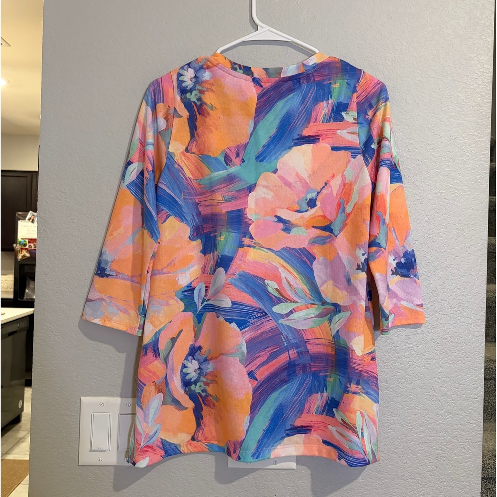Soft Surroundings Floral Bright V-Neck 3/4 Sleeve Top XS - Picture 4 of 4
